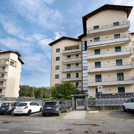 Condominio Trifoglio ガッララーテ
